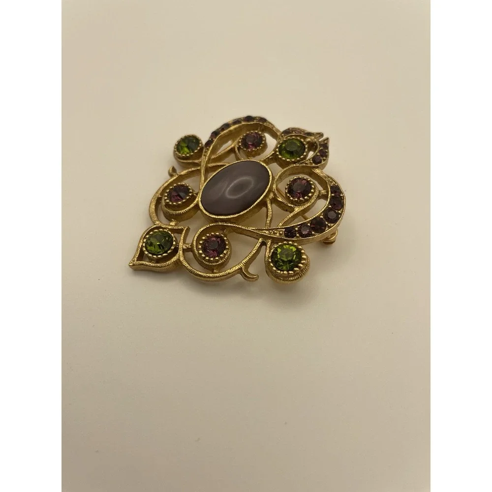 Vintage Large gold tone Green purple rhinestone‎ purple Cabochon 1928 pin brooch